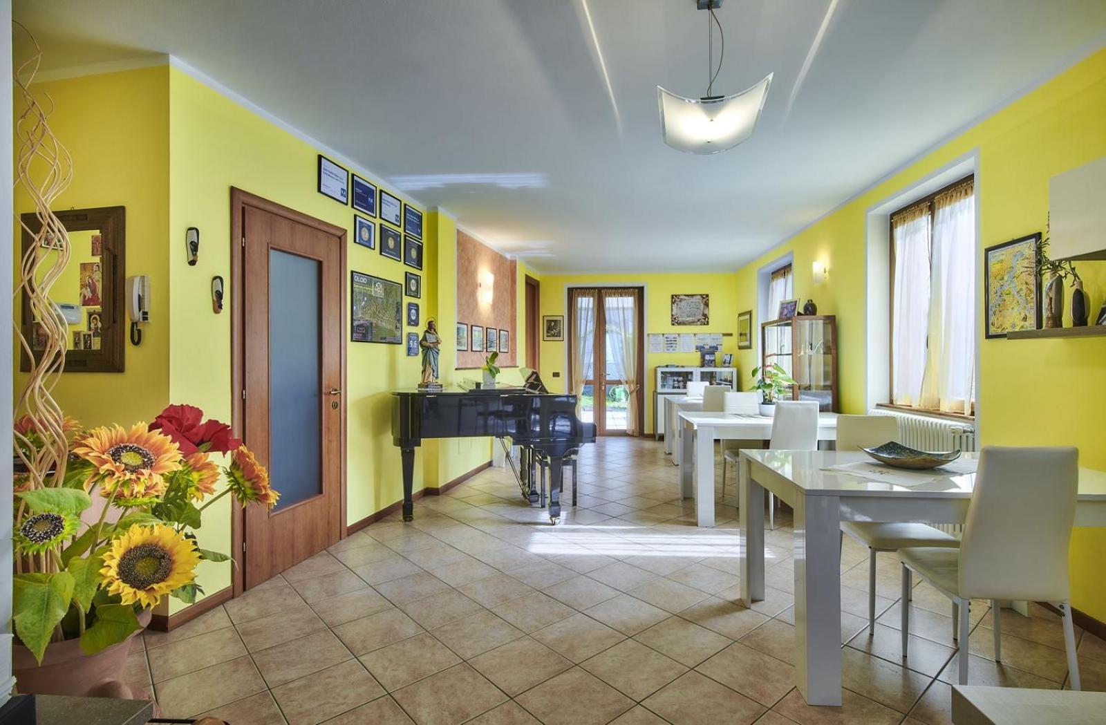 B&B-Foresteria Casa Della Musica Lake Como Mandello del Lario Eksteriør bilde