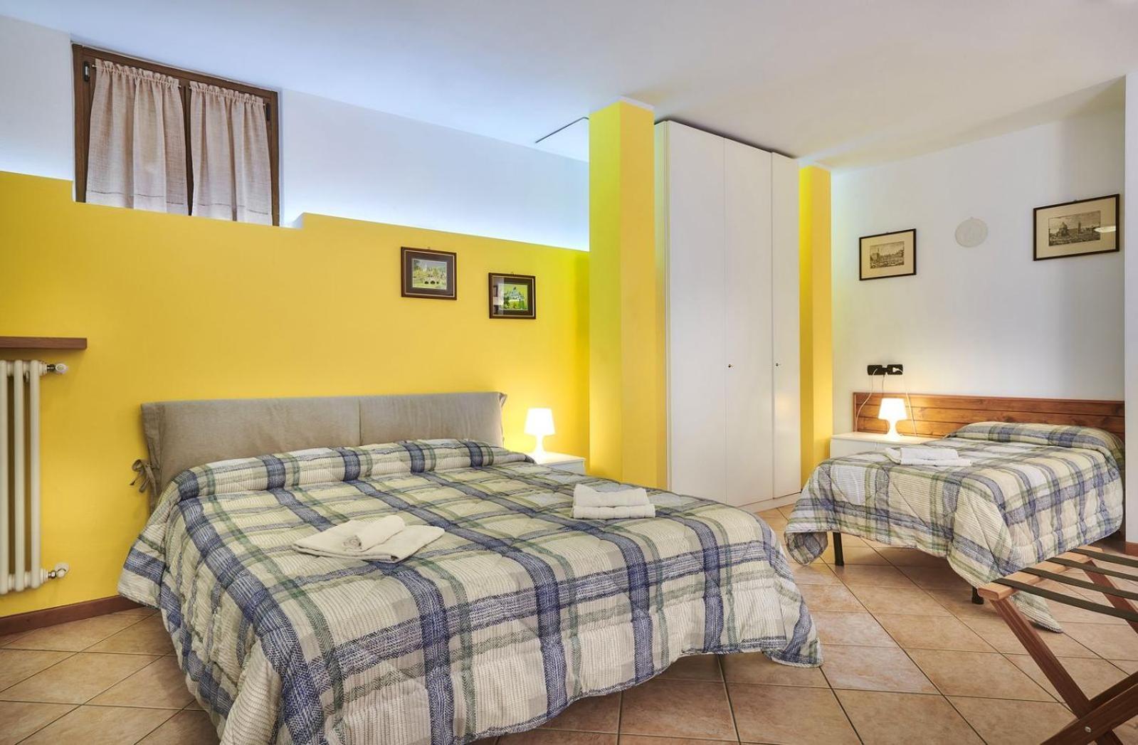 B&B-Foresteria Casa Della Musica Lake Como Mandello del Lario Rom bilde