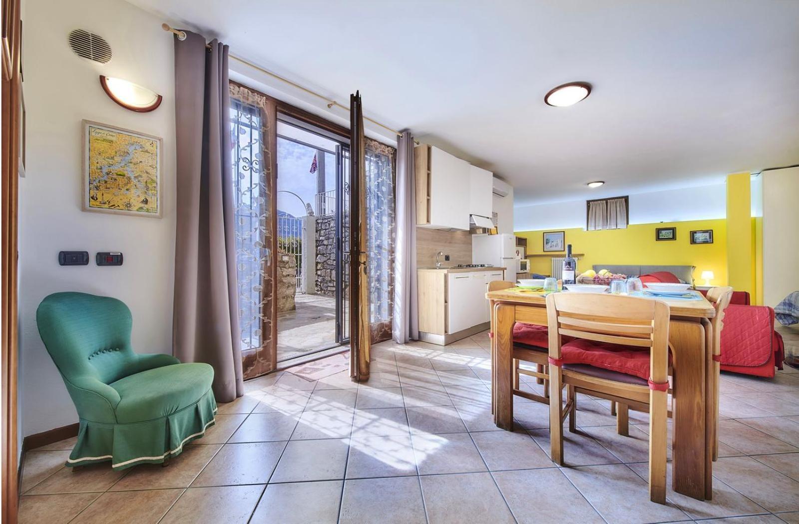 B&B-Foresteria Casa Della Musica Lake Como Mandello del Lario Rom bilde