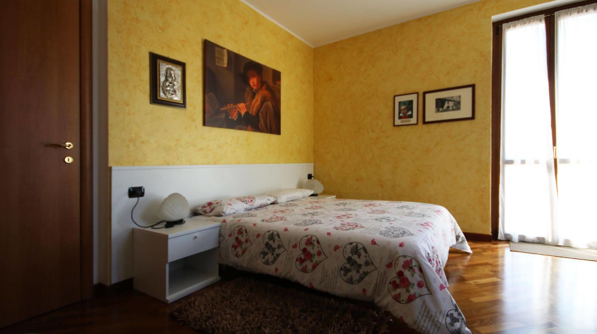 B&B-Foresteria Casa Della Musica Lake Como Mandello del Lario Eksteriør bilde