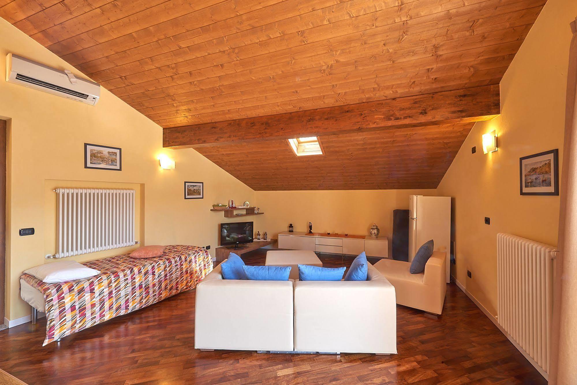 B&B-Foresteria Casa Della Musica Lake Como Mandello del Lario Eksteriør bilde
